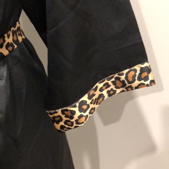 Vintage Charmour lingerie black robe animal print SZ L EUC - Picture 4 of 9